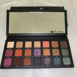 Urban Decay Born To Run Eyeshadow Palette